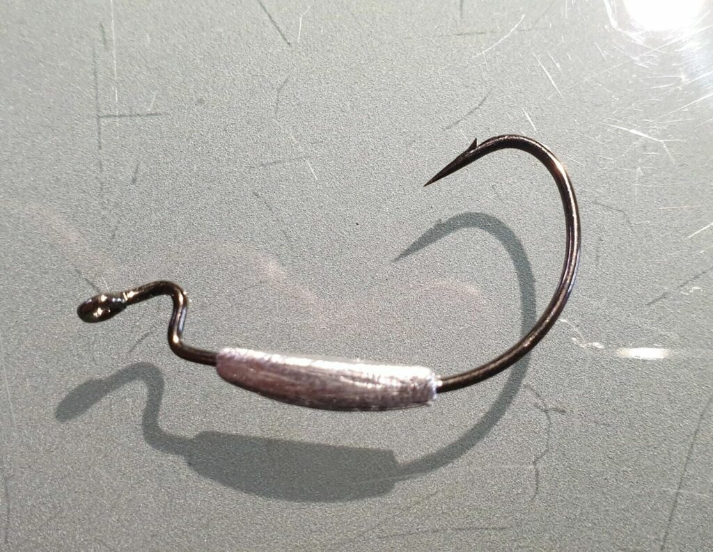WEIGHTED WEEDLESS WORM HOOKS ( 5PK )